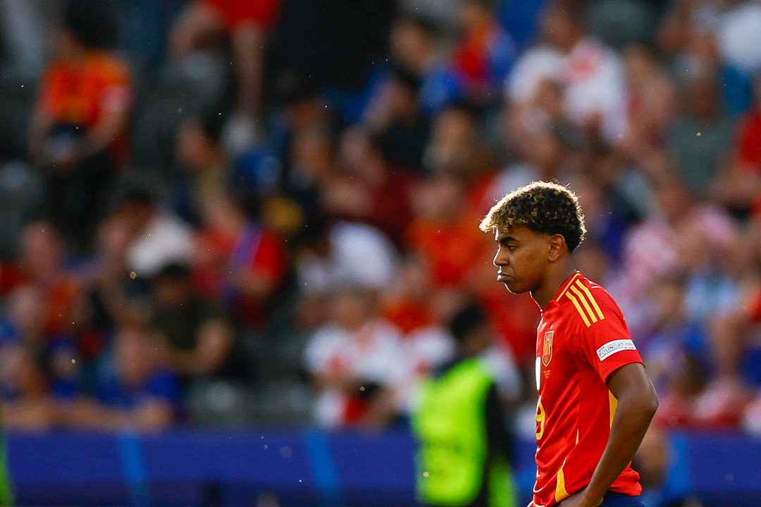 El extremo español Lamine Yamal durante el partido contra Croacia en Berlín. EFE/Alberto Estevez