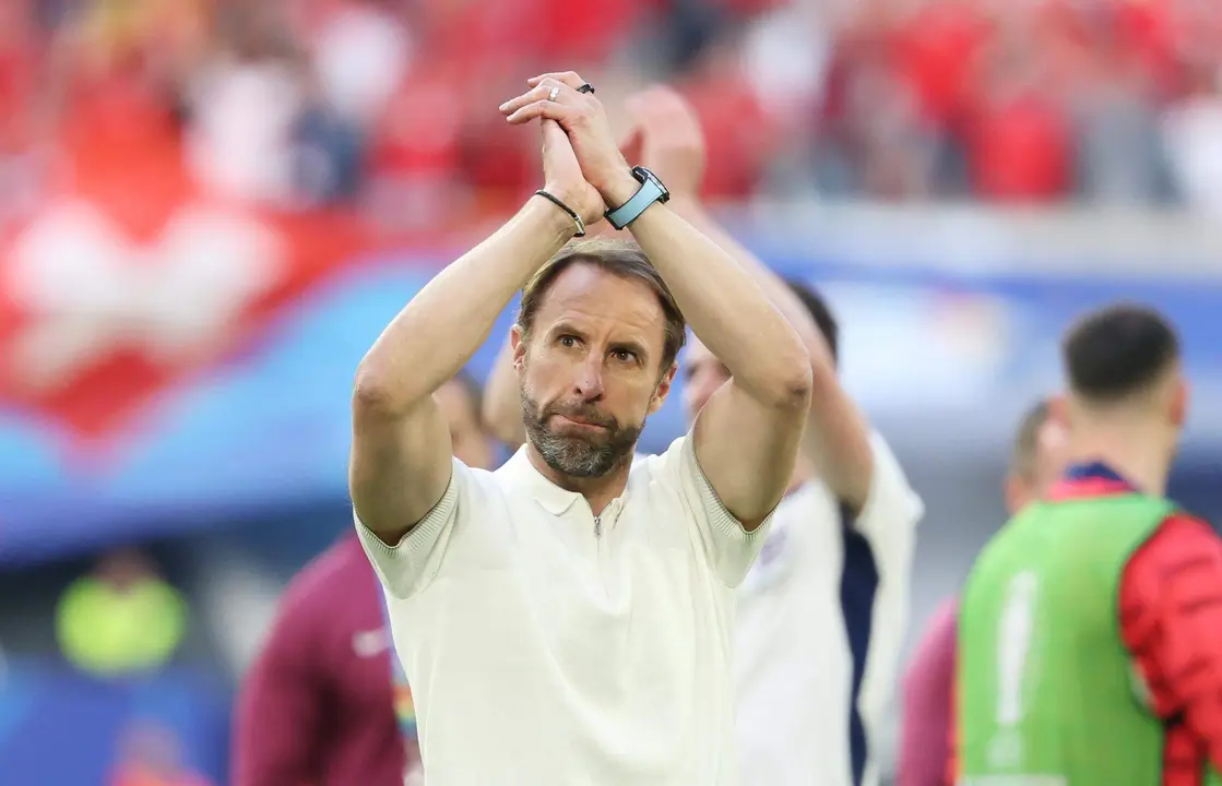 El seleccionador ingl&eacute;s Gareth Southgate celebra el pase de Inglaterra a las semifinales en D&uuml;sseldorf (Alemania) EFE/EPA/FRIEDEMANN VOGEL