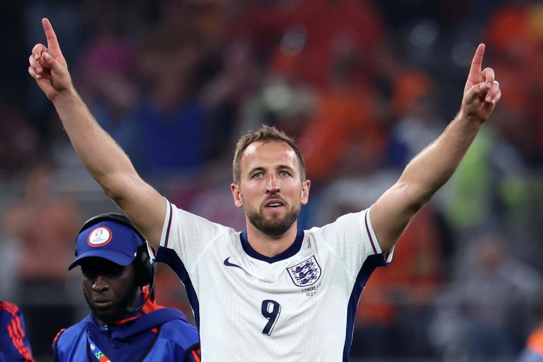 El jugador inglés Harry Kane celebra tras ganar la semifinal de la Eurocopa 2024 entre Holanda e Inglaterra, en Dortmund, Alemania. EFE/EPA/CHRISTOPHER NEUNDORF