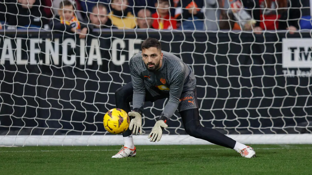 El portero georgiano del Valencia, Giorgi Mamardashvili. EFE/ Kai F&ouml;rsterling
