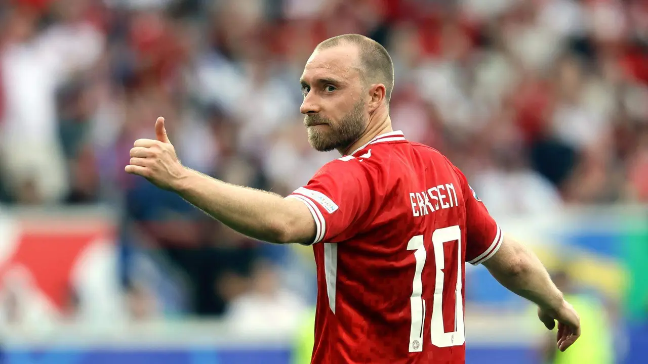 Christian Eriksen, centrocampista de Dinamarcan, en Stuttgart, Alemania. EFE/EPA/RONALD WITTEK