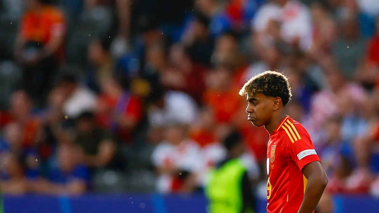 El extremo espa&ntilde;ol Lamine Yamal durante el partido contra Croacia en Berl&iacute;n. EFE/Alberto Estevez