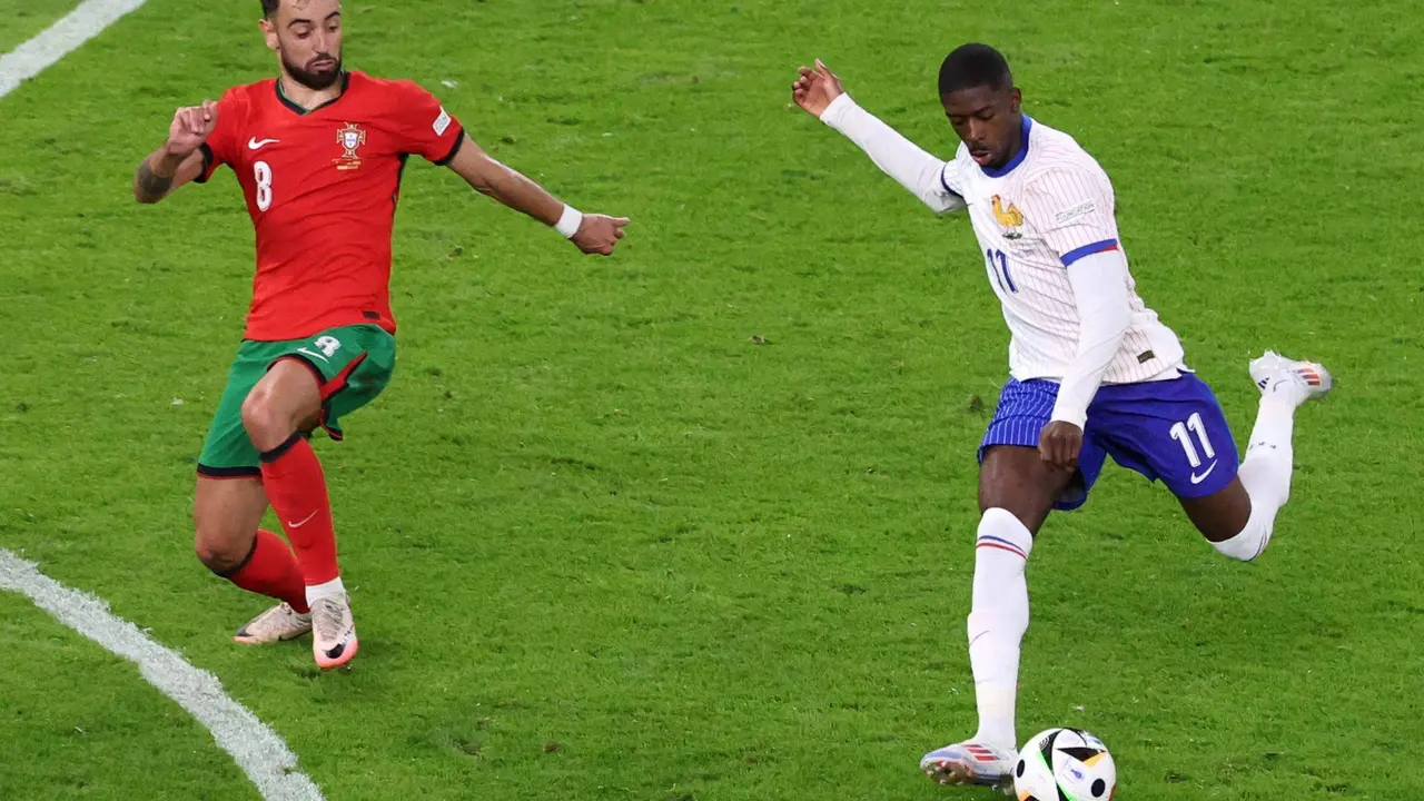 Ousmane Dembele durante el partido de cuartos de la Eurocopa que han jugado Francia y Portugal en Hamburgo, Alemania EFE/EPA/ABEDIN TAHERKENAREH