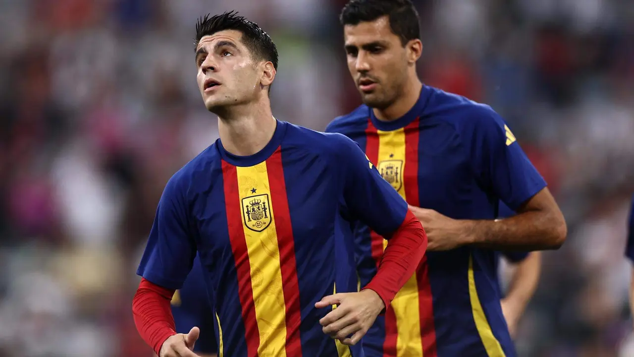 Alvaro Morata yd Rodri en la Eurocopa-EFE/EPA/ANNA SZILAGYI